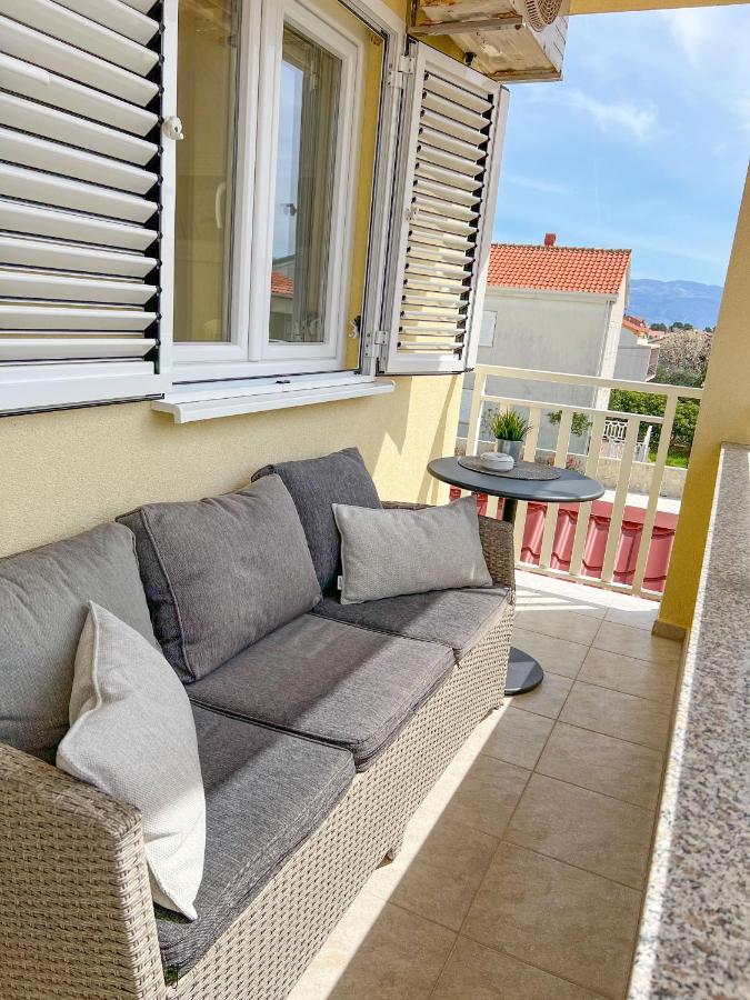 Apartment Baska Mit Poolarea - Krk, Kroatien Экстерьер фото